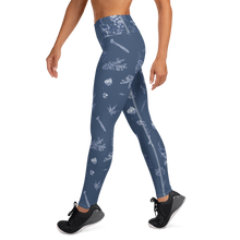 Load image into Gallery viewer, Classy Skulls Leggings