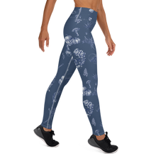 Load image into Gallery viewer, Classy Skulls Leggings