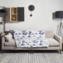 Load image into Gallery viewer, Classy Skulls Throw Blanket

